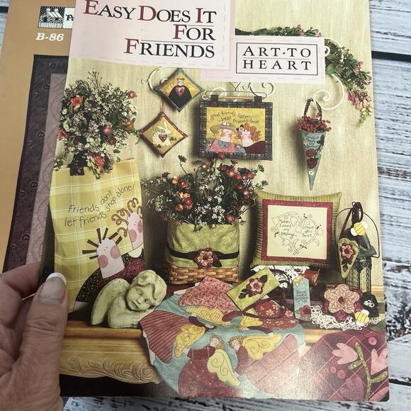 Vintage Set of 12 Craft Quilt Magazines Christmas Cross Stitch Leisure Arts Mugs - Picture 7 of 16